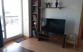 Appartement Proche Commerces Avec Grande Terrasse Et Piscine